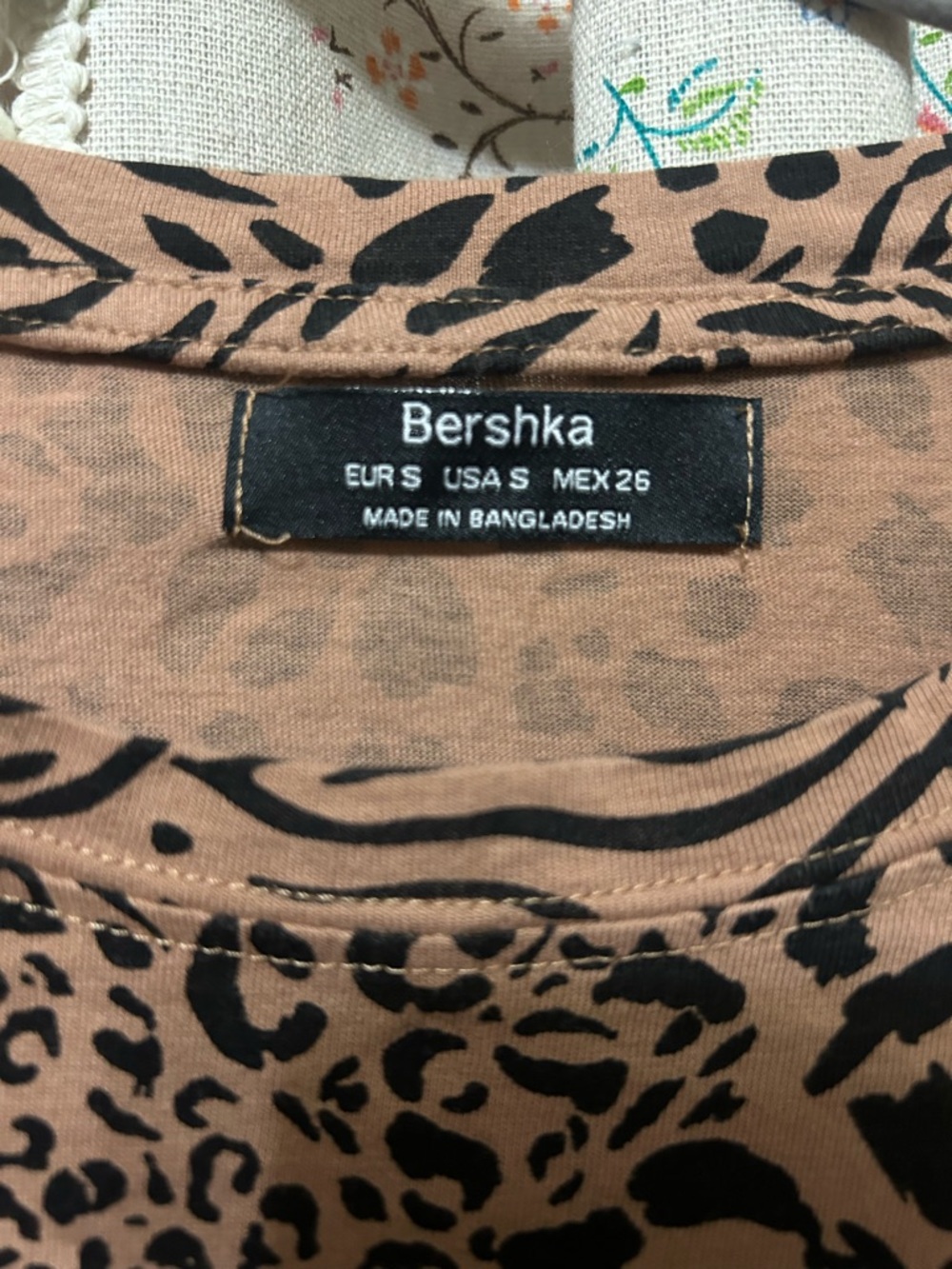 4/$25 Bershka Animal Print Tee Size Small Brown Leopard Zebra Mixed Print Top - Picture 2 of 3